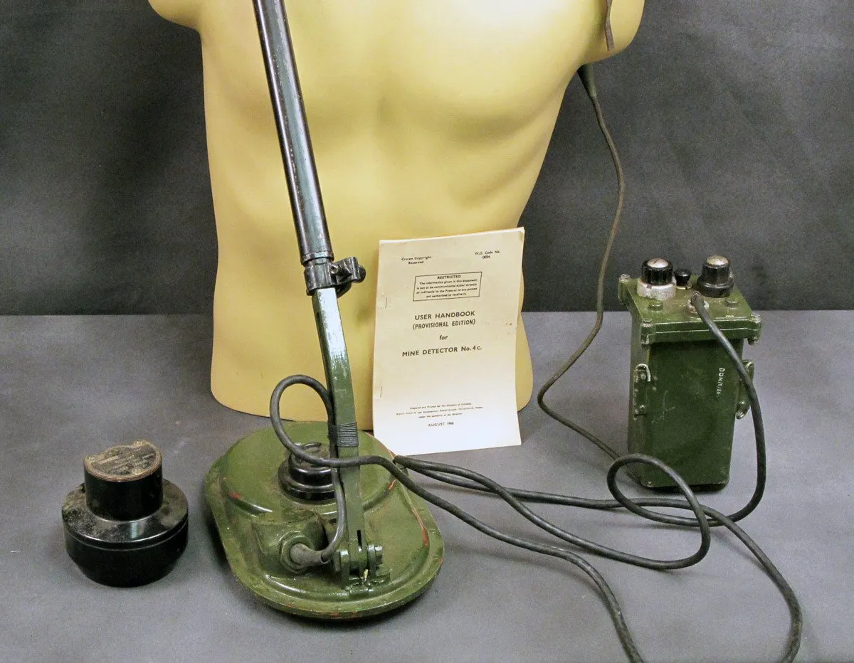 British Army Mine Detector No. 4c Set