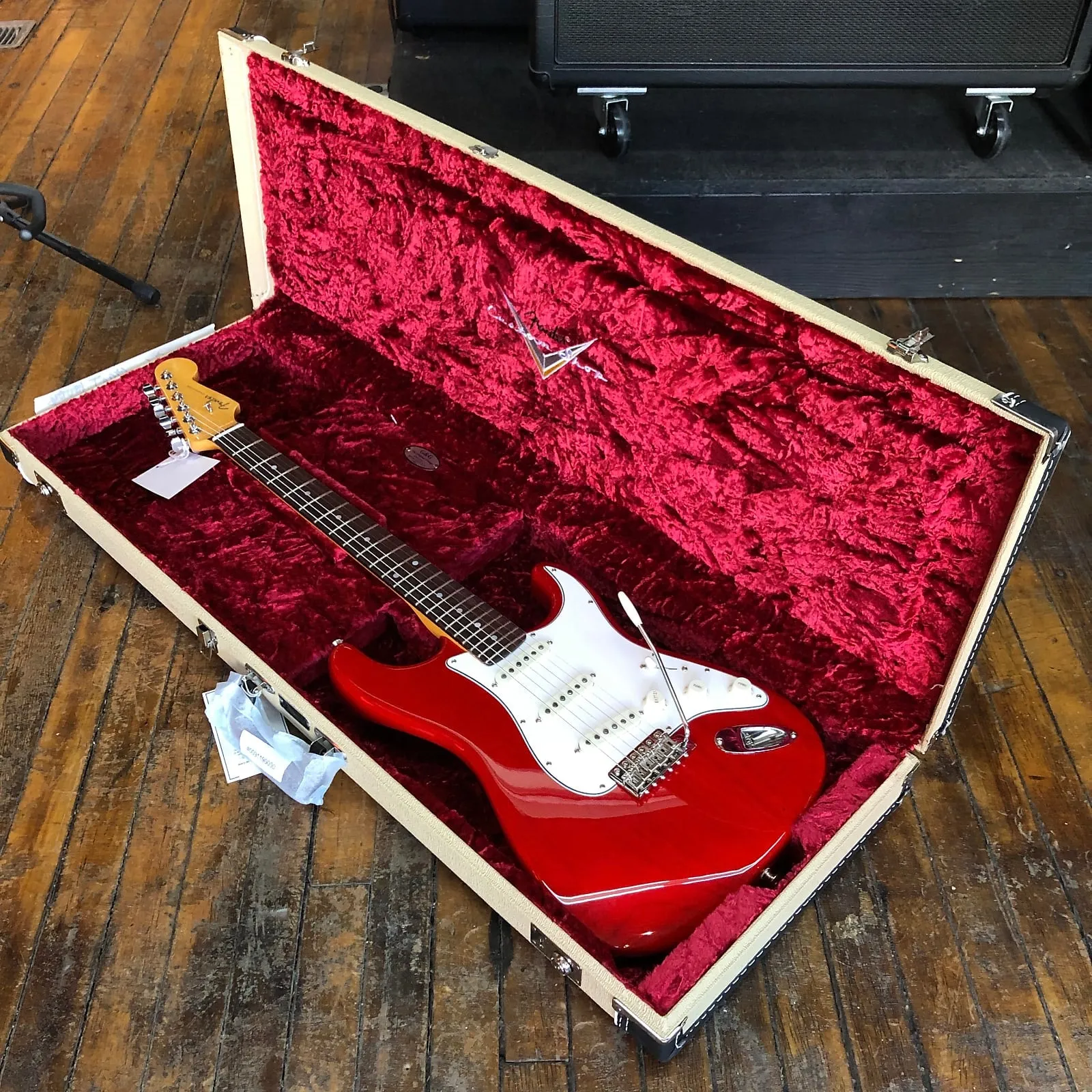 Fender Custom Shop American Custom Stratocaster 2022 Crimson Red Transparent w/Hard Case, All Materials