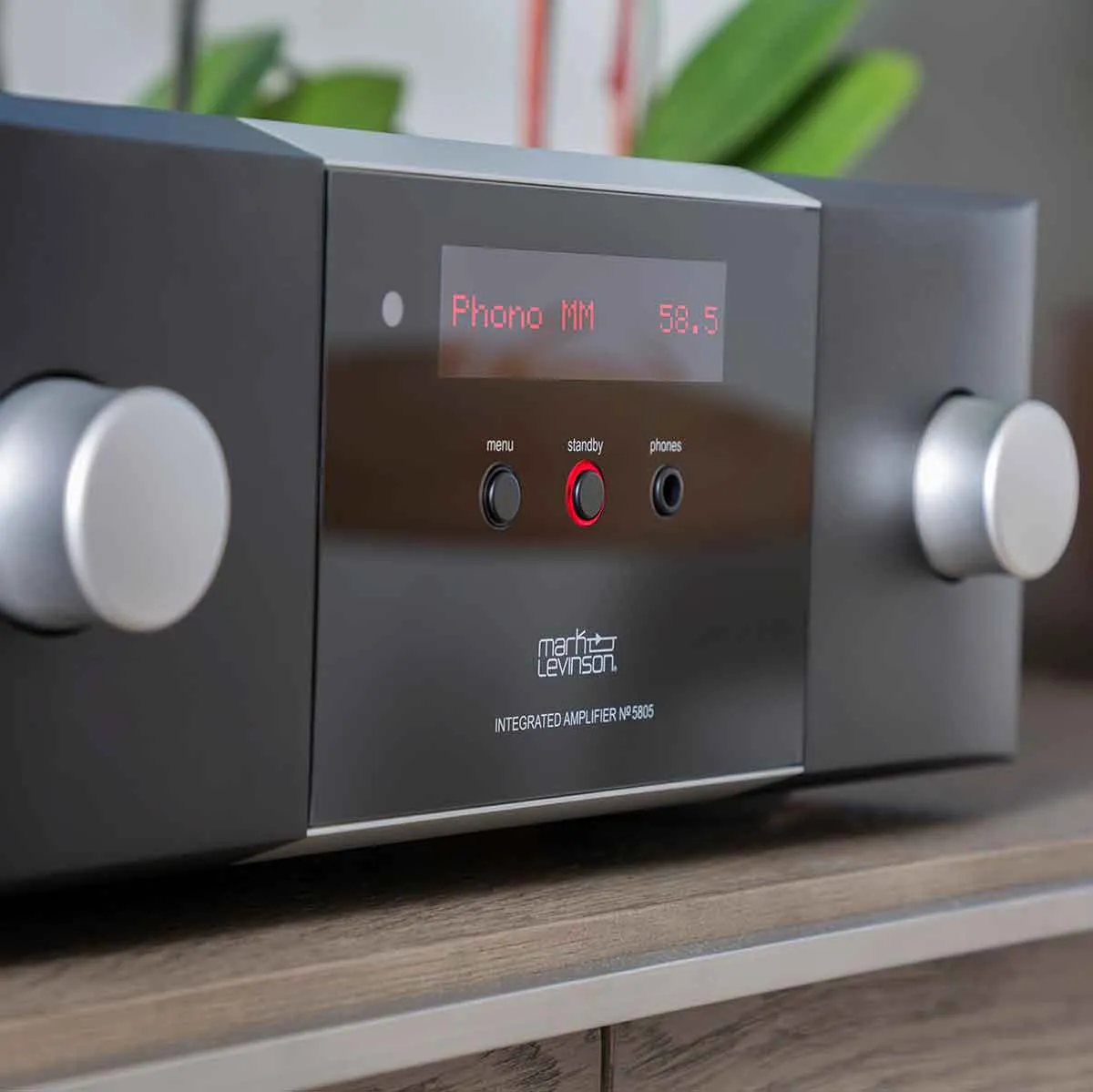 Mark Levinson No. 5805 Integrated Amplifier