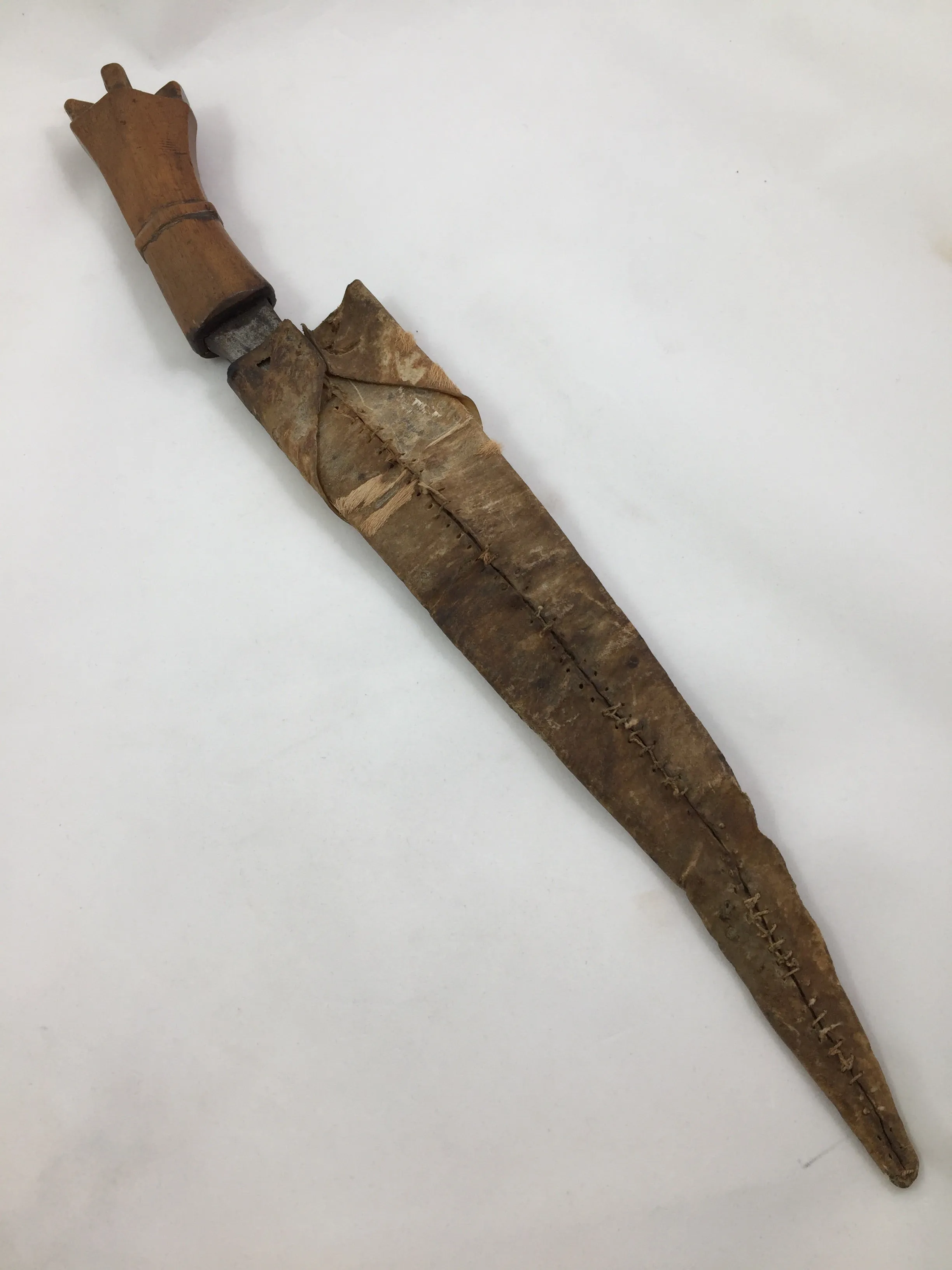 New Guinea Hunter’s Knife with Casing